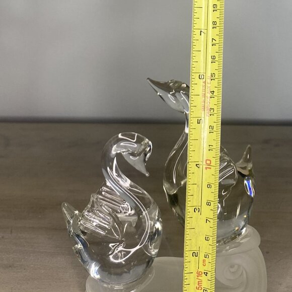 Vintage Glass Swan Paperweight Home Decor Figurine - Picture 6 of 7